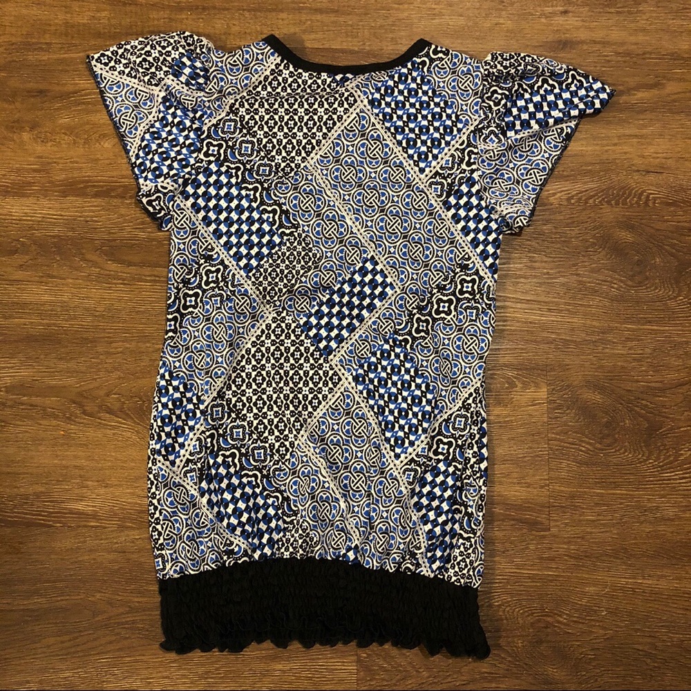 cute patterned top - Picture 4 of 4